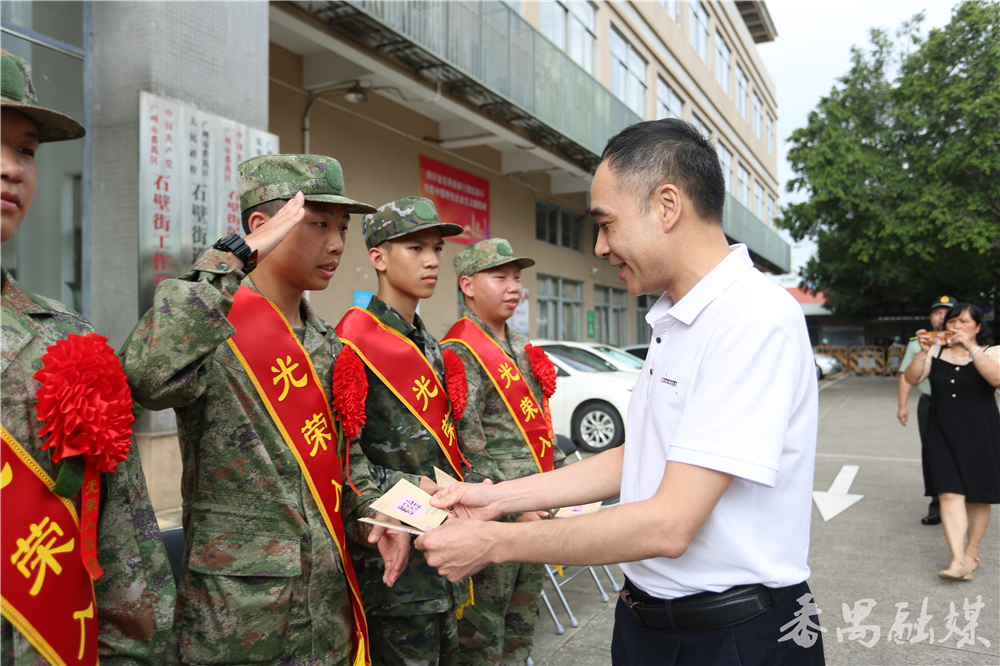 雄狮整顿阵容，士气高昂备战关键战役